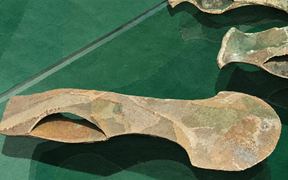 Kolchidské sekery vystavené v archeologickém muzeu v Batumi.