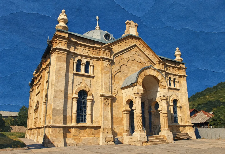 Zdobená kamenná fasáda synagogy v Oni.